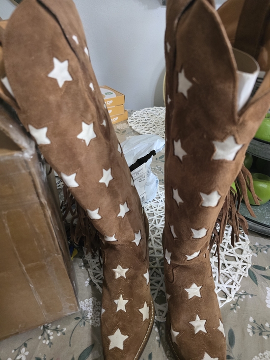 dingo Shoes - Brown Suede Star-Appliqué Fringe Knee Boots